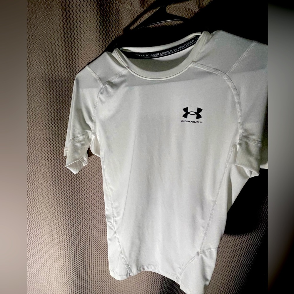 Under Armour T-Shirt (Medium)
